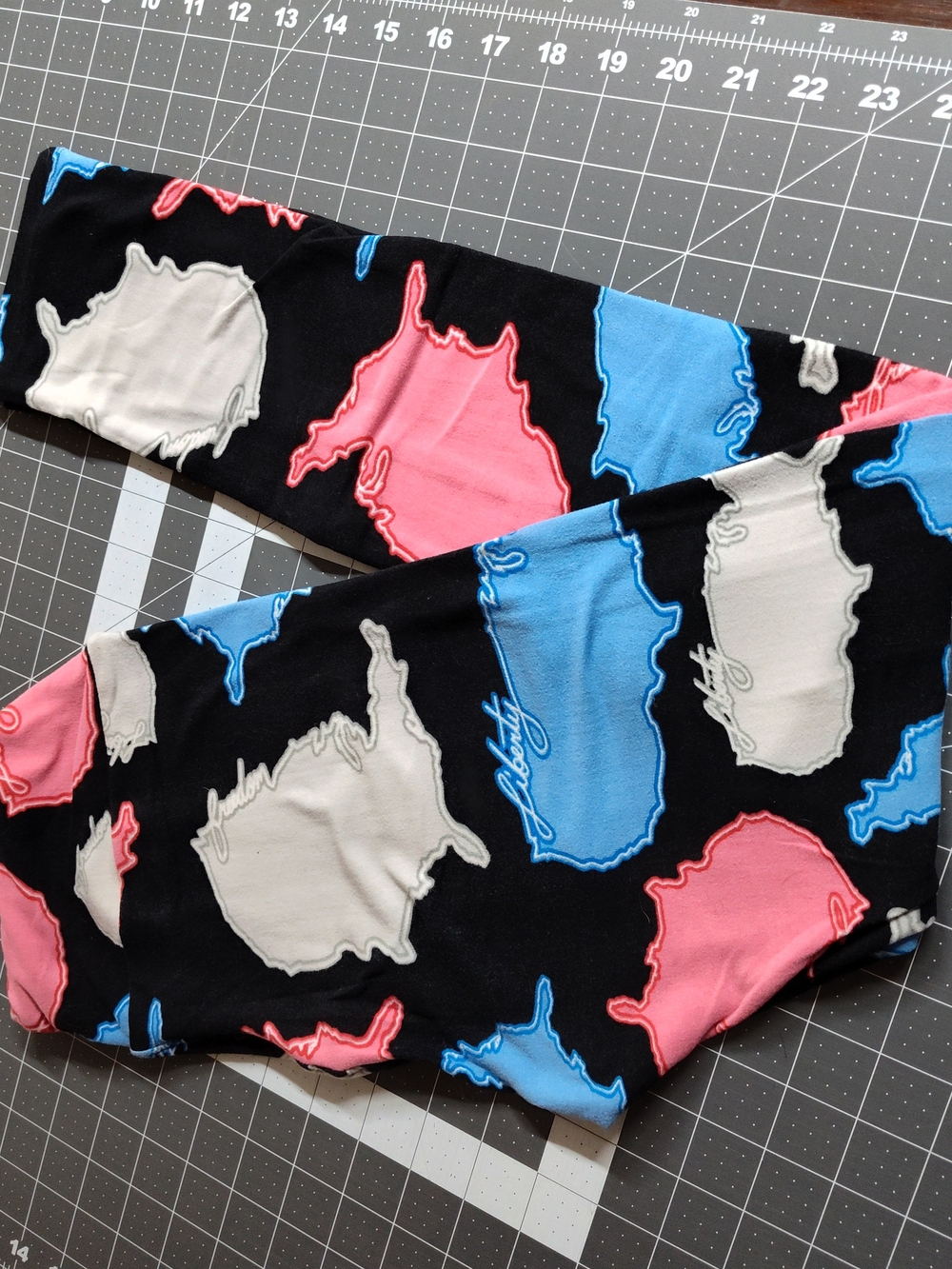 LuLaRoe One Size Black Leggings with Patriotic Map Prints/Wording
